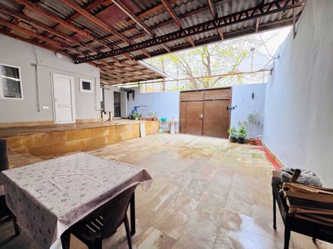 Satılır 3 otaqlı həyət evi/bağ evi 100 m² — Bakı