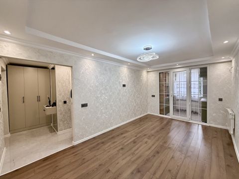 Satılır 2 otaqlı köhnə tikili 40 m² — Apartment