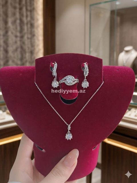 925 prob Qadin Gümüş Desti (komplekt) – No.3615 — 145 ₼ · Bakı · Təklifler 925 prob Qadin Gümüş Desti (komplekt) – No.3615 — Bakı