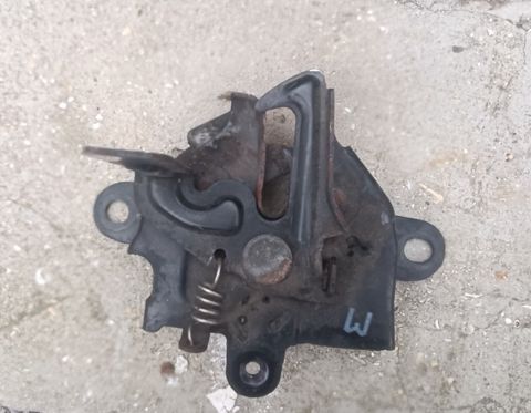 Toyota Prius kapot kilidi — Bakı
