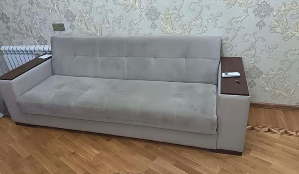 Divan satılır 100₼. açılır bazası var.Ünvan Həzi — Divanlər, Bakı