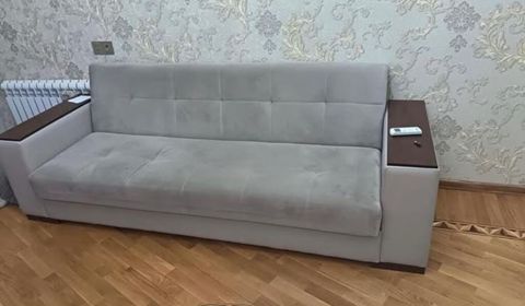 Divan satılır 100₼. açılır bazası var.Ünvan Həzi — Bakı