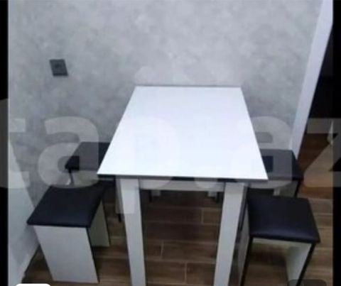 Mətbəx masası və taburet dəsti - Komplekt: düzbucaqlı masa + 4 — Qobu