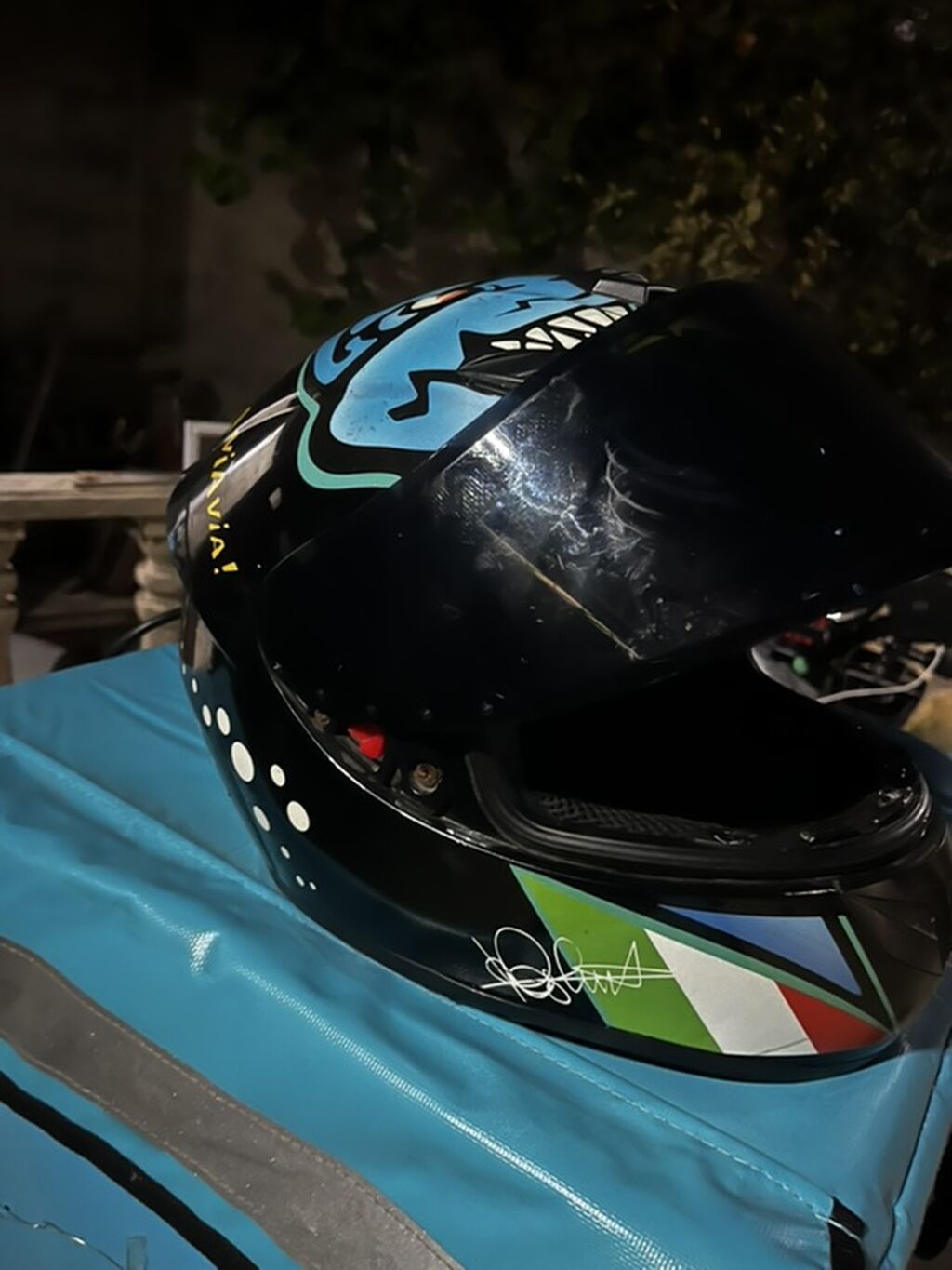 Moto kaskasi satilir 60 manata almiwtim bu vezyete satilir 50 — Motosiklet geyimi, Digah (3)