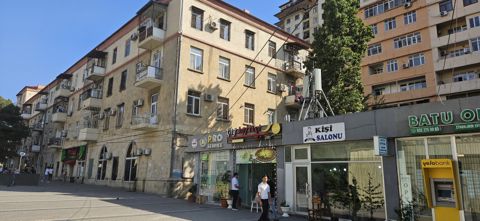 Satılır 3 otaqlı köhnə tikili 95 m² — Daire