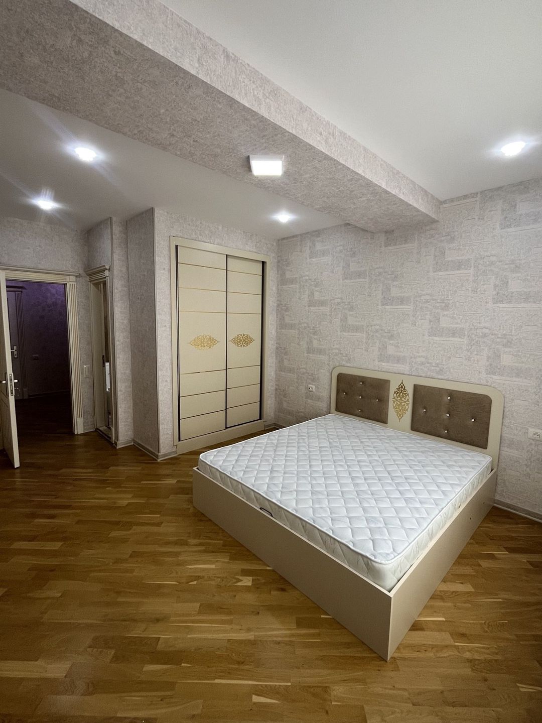 İcarəyə verilir 3 otaqlı yeni tikili 142 m² — Mənzil, Bakı (3)