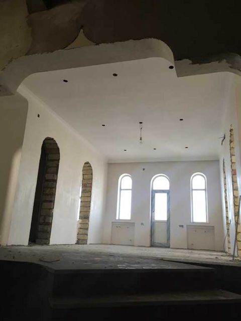 Satılır obyekt 1350 m² — Bakı