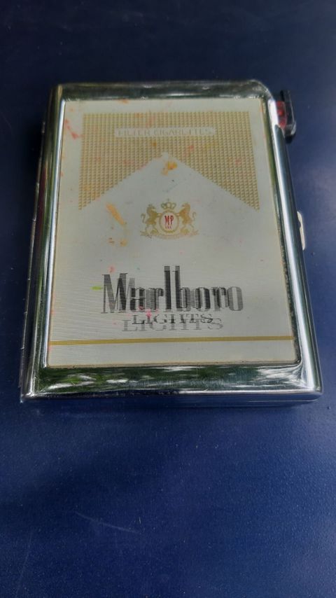Marlboro Lights dizaynlı siqaret kisəsi və alışqan yuvalı Ssri DƏN — Bakı