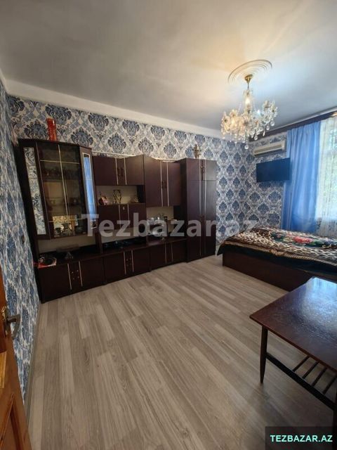 Qara Qarayev metrosunun cixişinda birotaqli 550 yə — Bakı