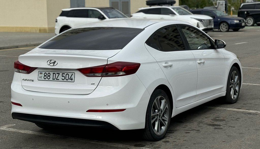 Hyundai Avante, 1.6 L, 2017 il, 83 000 km 88-DZ-504 — Avtomobillər, Bakı (8)