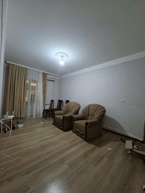 İcarəyə verilir 2 otaqlı köhnə tikili 74 m² — Bakı