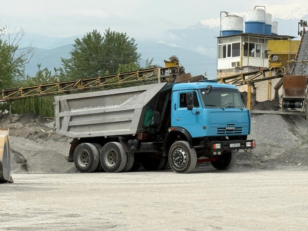 KamAz 5511, 11 L, 1984 il, 932 000 km 24-BD-932 — Yük maşınları, Şəki (3)