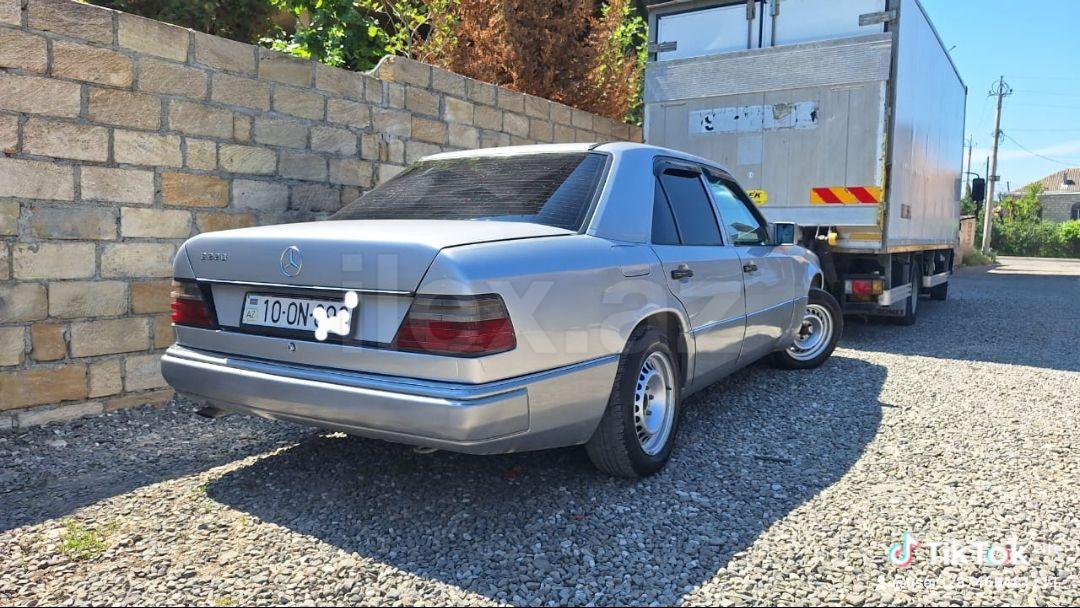 1993 Mercedes-Benz 200 E, 2.0 L, 1993, 85,855 km — Avtomobillər, Quba (9)