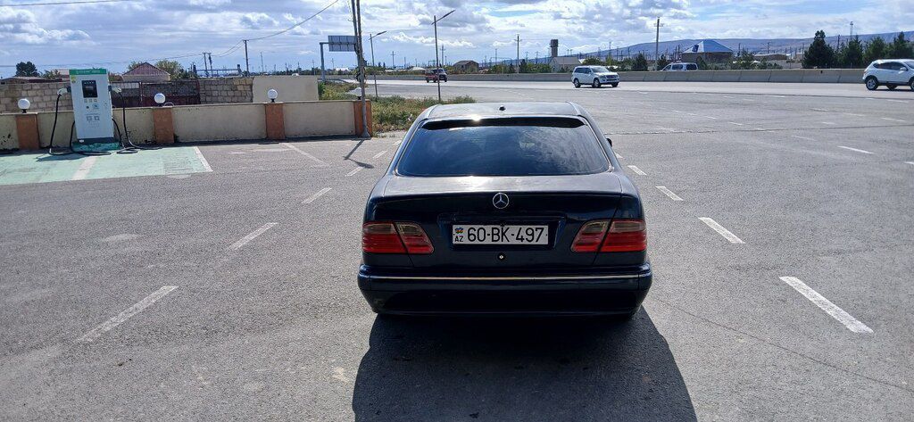Mercedes E 240, 2.4 L, 2000 il, 299 633 km 60-BK-497 — Avtomobillər, Sumqayıt (2)