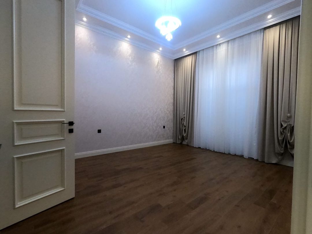 Satılır 5 otaqlı həyət evi/bağ evi 240 m² — Ev, villa, Bakı (3)