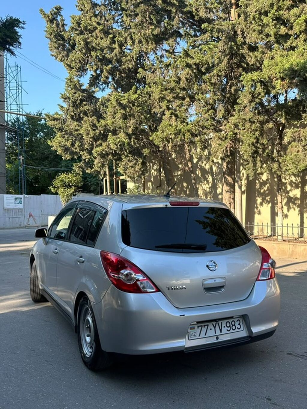 Nissan Tiida hatchback – gümüşü rəng Texniki və dizayn: - Korpus: 5 77-YV-983 — Avtomobillər, Bakı (9)