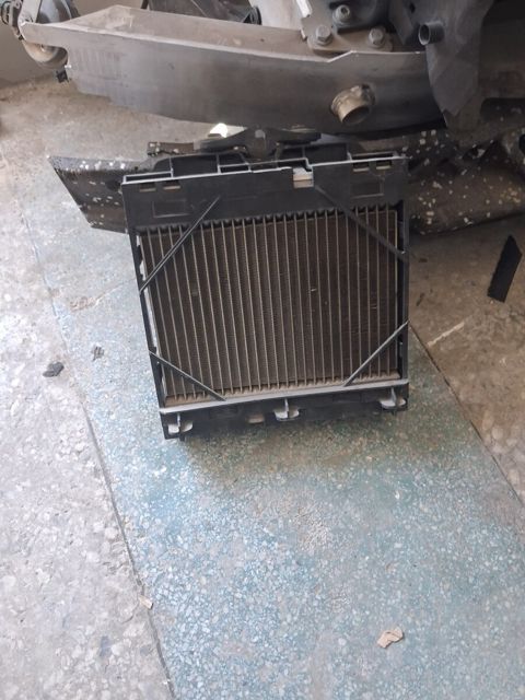 BMW F10 köməkçi radiatoru — Bakı