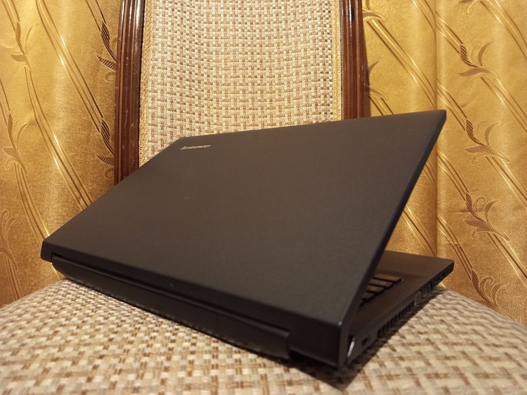 Lenovo b590 — Noutbuklar, Bakı