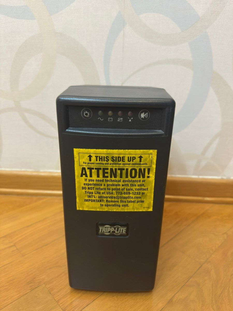 UPS Tripp Lite 800VA — Periferik cihazlar, Bakı (2)