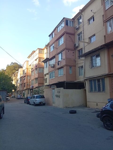 Satılır 1 otaqlı köhnə tikili 35 m² — Bakı