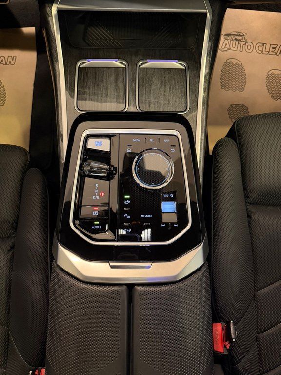 BMW i7 M70, 105.7 kWh, 2023 il, 13 000 km — Avtomobillər, Bakı (12)
