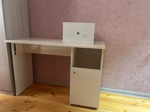 Kompüter masası, İşlənmiş, Dördbucaq masa — Bakı