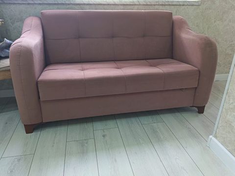 Bazali divan 90 AZN satılır Eni 1.45 Köhne Gunewli AFA 2802 E — Bakı