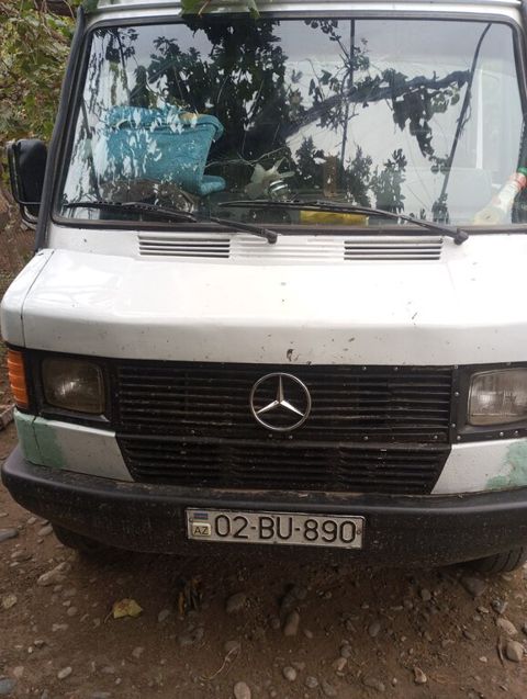 Mercedes 208 D, 2.3 L, 1991 il, 109 985 km — Biləsuvar