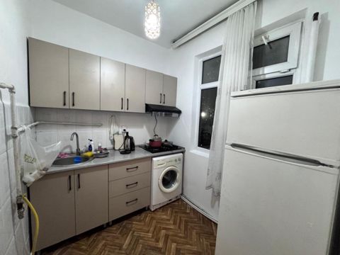 Satılır 2 otaqlı köhnə tikili 55 m² — Bakı