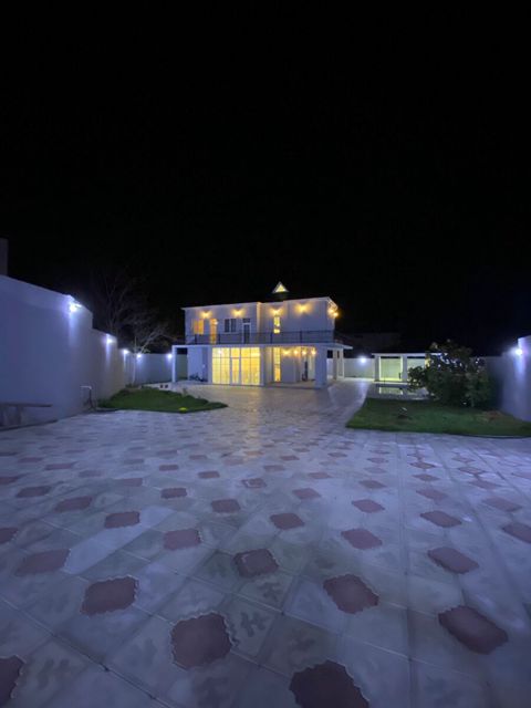 Satılır 7 otaqlı həyət evi/bağ evi 350 m² — Bakı