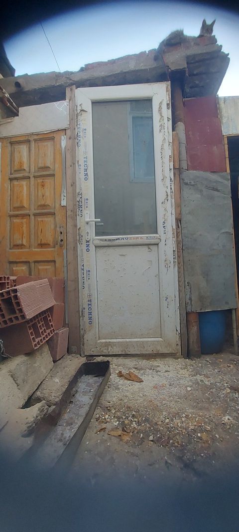 Plastik qapı — Bakı
