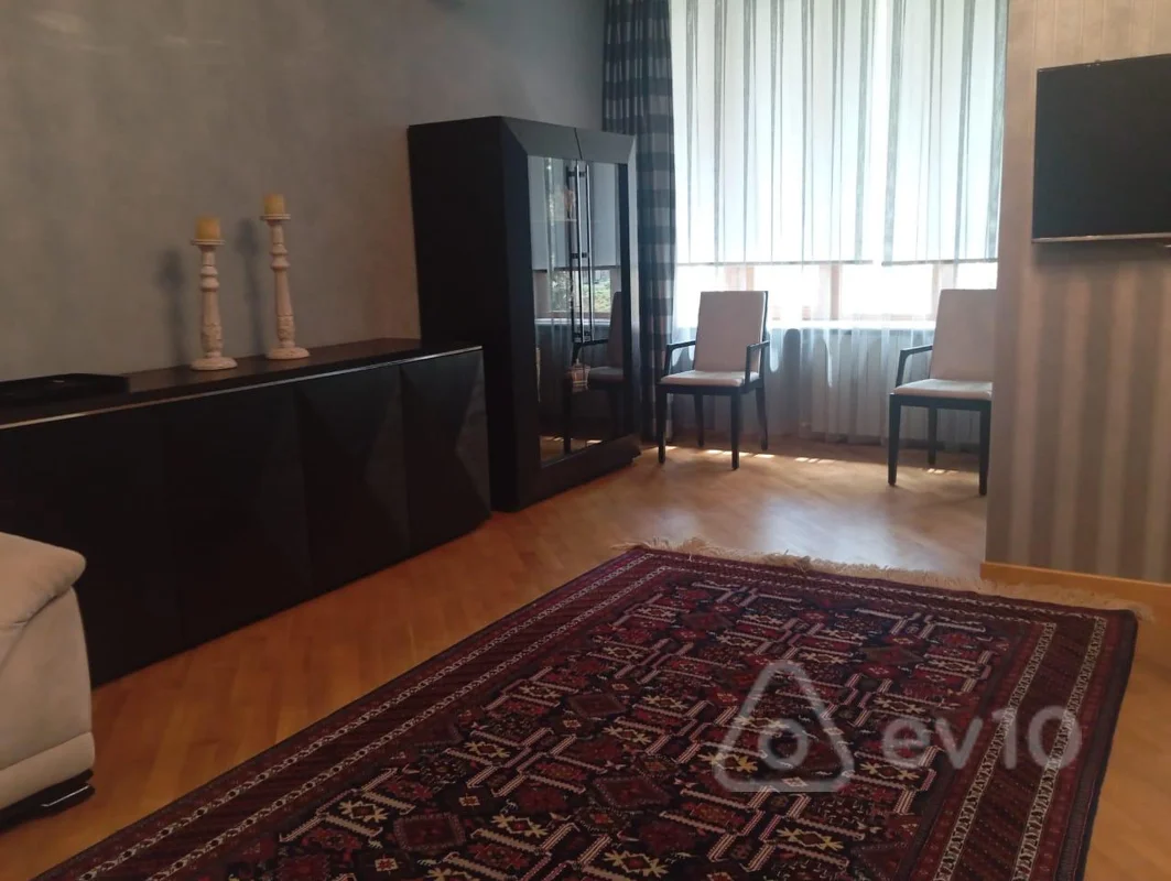 3 otaqlı mənzil, 100 m², R.Behbudov k — kirayə — Bakı
