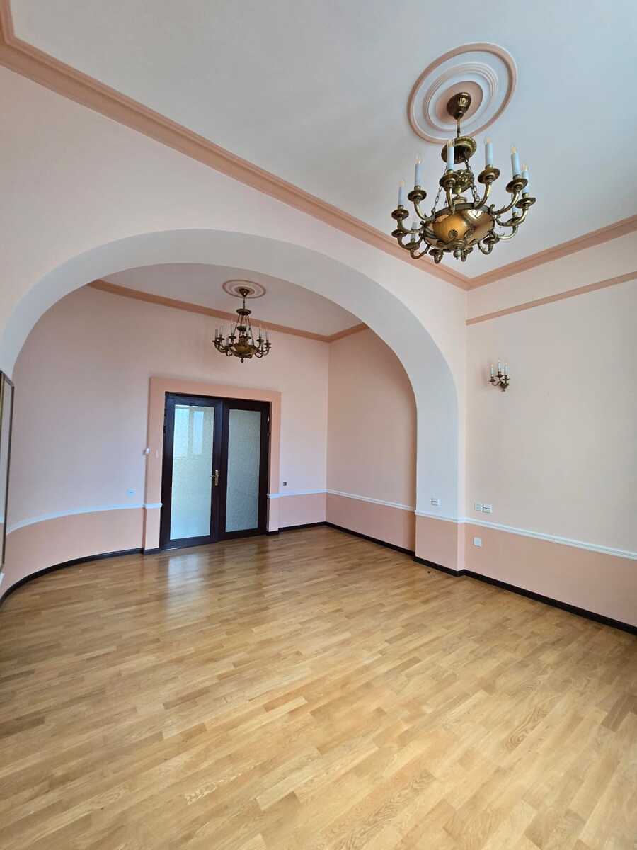 İcarəyə verilir 6 otaqlı köhnə tikili 320 m² — Mənzil, Bakı (9)