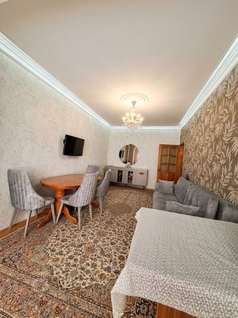 Satılır 3 otaqlı köhnə tikili 87.7 m² — Bakı