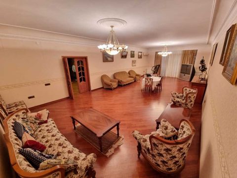 Satılır 3 otaqlı yeni tikili 181 m² — Bakı