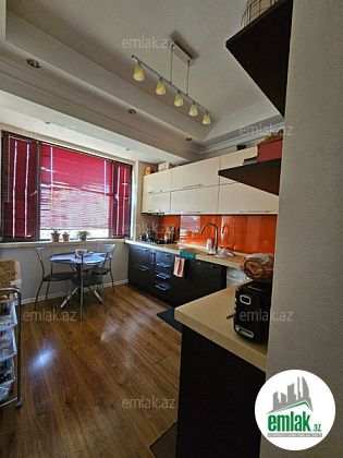 Satılır 4 otaqlı 110 m² köhnə tikili Binəqədi r — Mənzil (11)