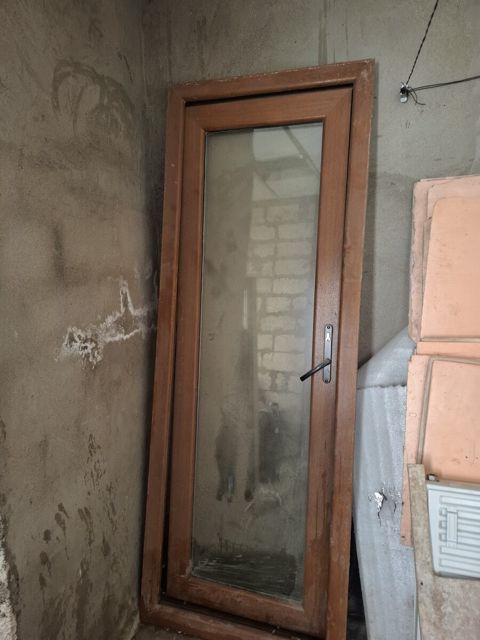 Plastik qapı — Bakı