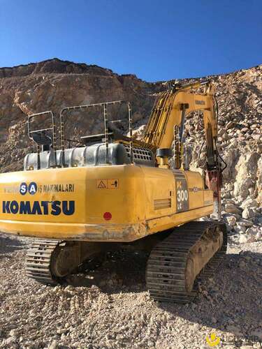 Tikinti texnikası Komatsu, 2014 il — EKSKAVATOR -AVTOKAR KATOK KON BULDOZER EHTIYAT HIS — Ekskavatörler