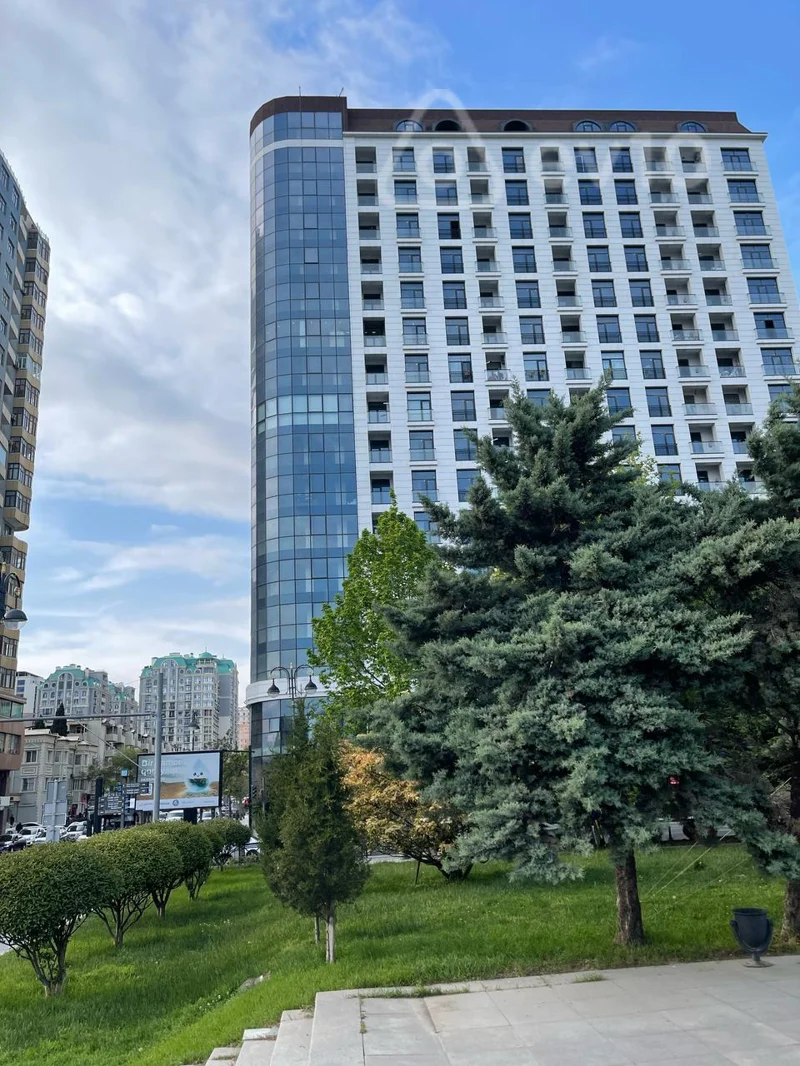 4 otaqlı mənzil, 209 m², Azadliq Prospekti — Bakı