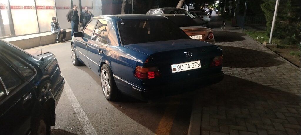 Mercedes 230 E, 2.3 L, 1988 il, 450 000 km 90-OA-279 — Avtomobillər, Bakı (3)