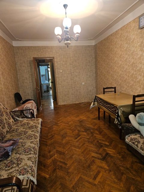 İcarəyə verilir 2 otaqlı köhnə tikili 60 m² — Bakı