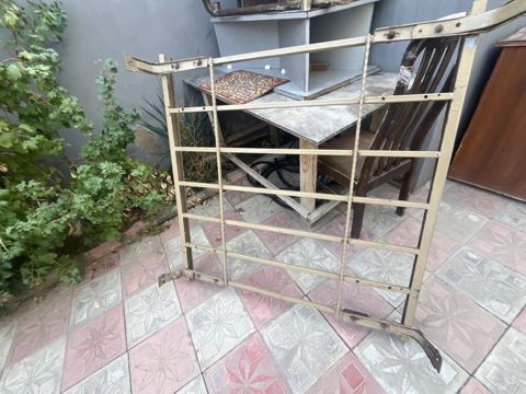 Məhsul: Metal pəncərə barmaqlığı (dəmir təhlükəsizlik qəfəsi) Təsvir — Digah