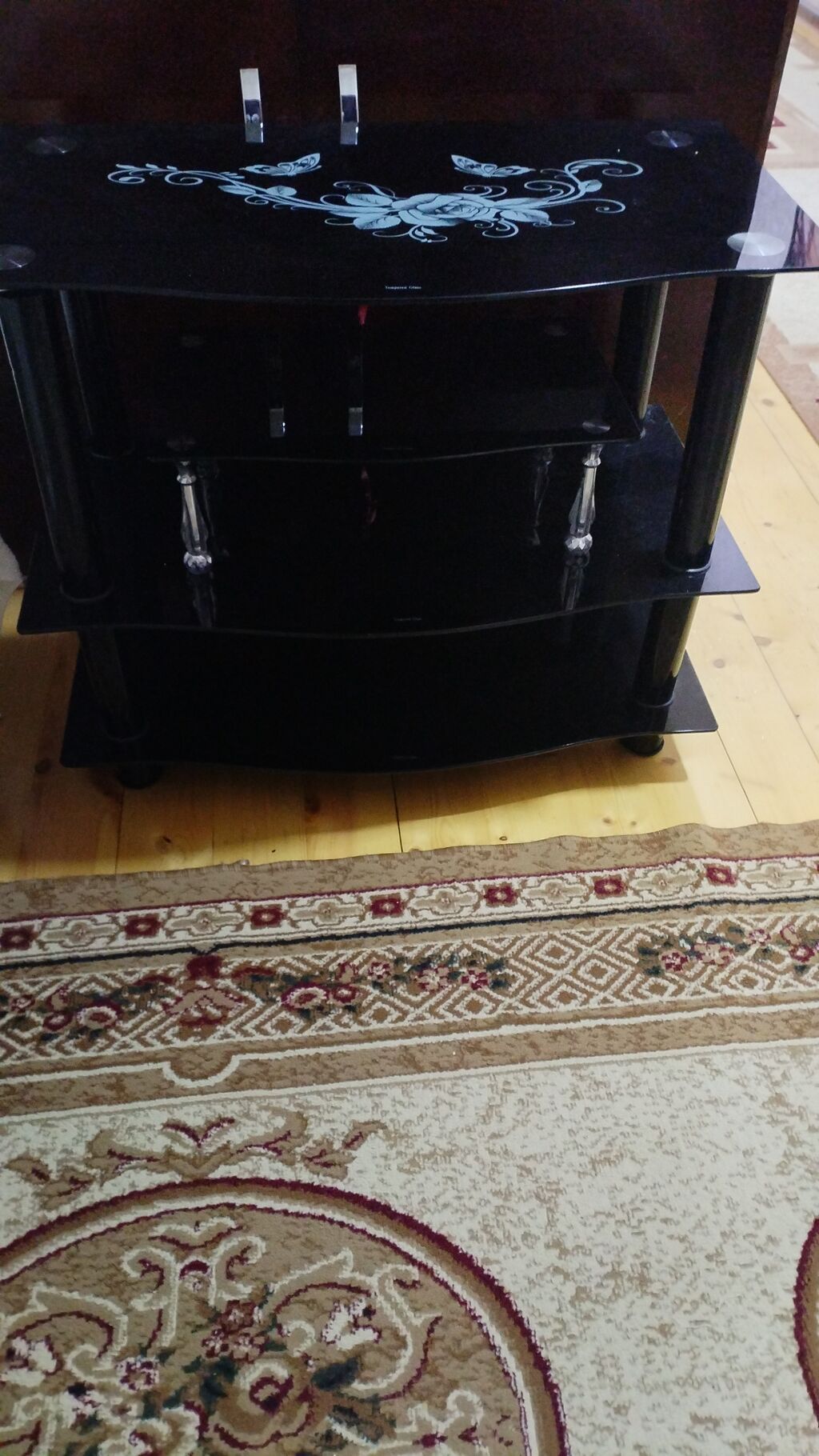 Şüşə TV stendi - Material: temperli (möhkəmləndirilmiş) qara şüşə — Televizor altlıqları və standlar, Bakı (2)