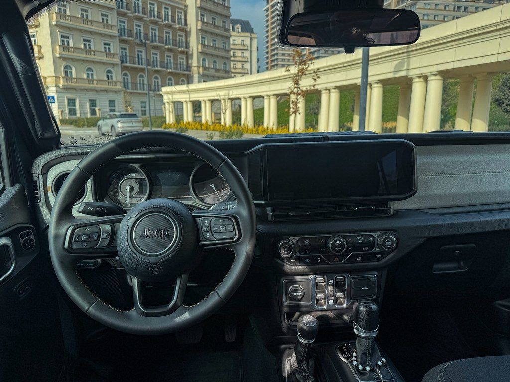 Jeep Wrangler, 2.0 L, 17.3 kWh, 2023 il, 29 900 km — Avtomobillər, Bakı (6)