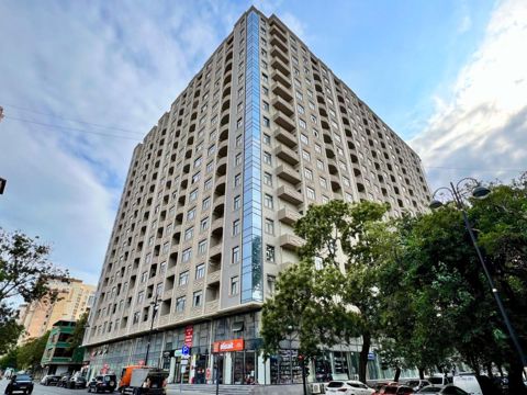 Satılır obyekt 77 m² — Bakı