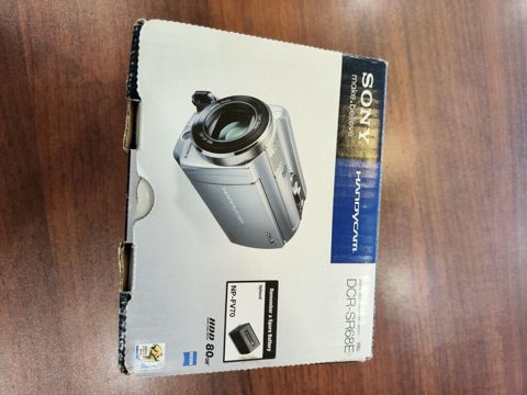 Sony DCR-SR68E videokamerası 2010-cu ildə istehsal olunmuş köhnə bir — 230 ₼ · Bakı · Video kamera Sony DCR-SR68E videokamerası 2010-cu ildə istehsal olunmuş köhnə bir — Bakı