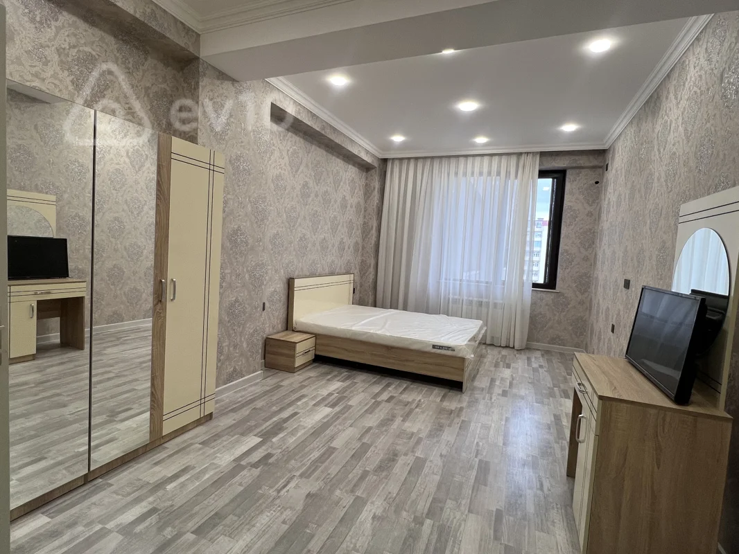 4 otaqlı mənzil, 150 m², Qulu Quliyev — kirayə — Mənzil, Bakı (5)