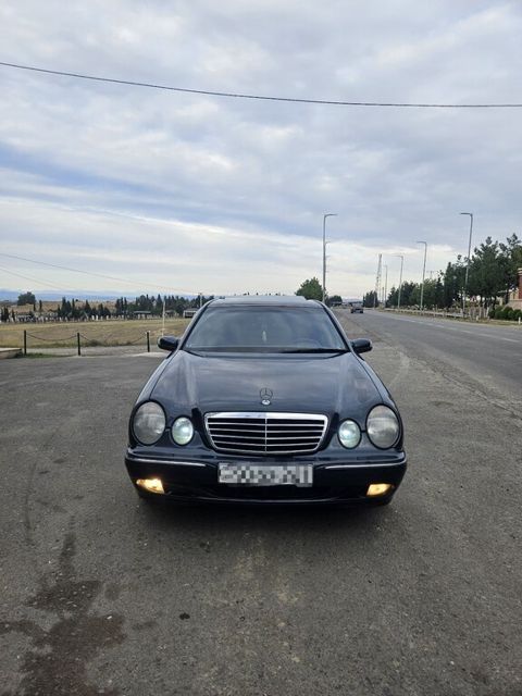 Mercedes E 220, 2.2 L, 1999 il, 362 976 km — Qazax