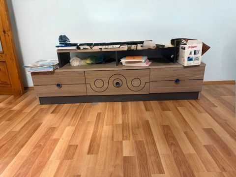 Təzədir təmizdir tv altlığı — Bakı