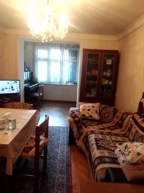 Satılır 2 otaqlı köhnə tikili 51 m² — Bakı